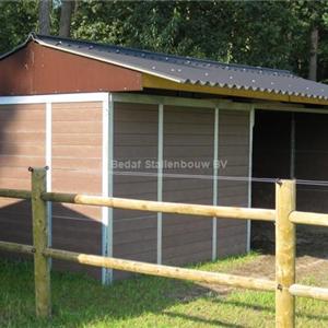 Stal mit offen Seite & einlaufstal